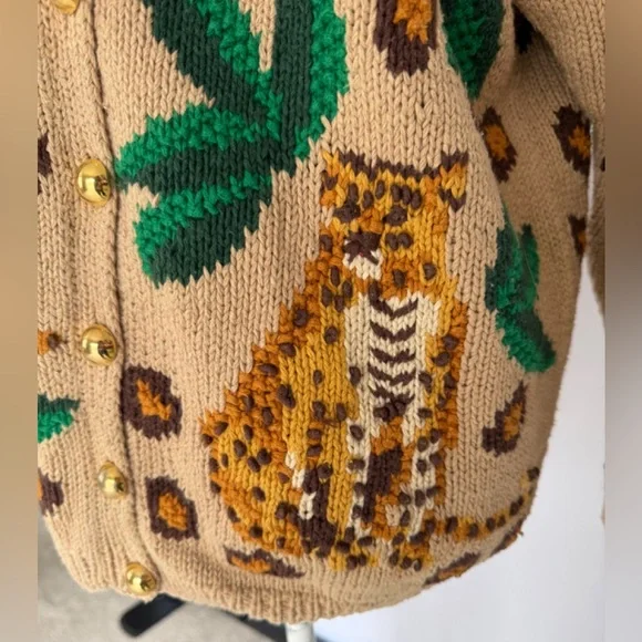 Cardigan Bay Vintage Hand Knitted Animal Themed Buttoned Down Sweater - Size M. - Picture 4 of 11